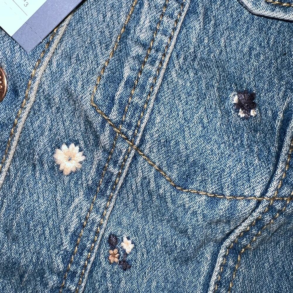 Universal Thread Embroidered Denim Jacket NWT Floral Brass Buttons Small - Picture 7 of 9